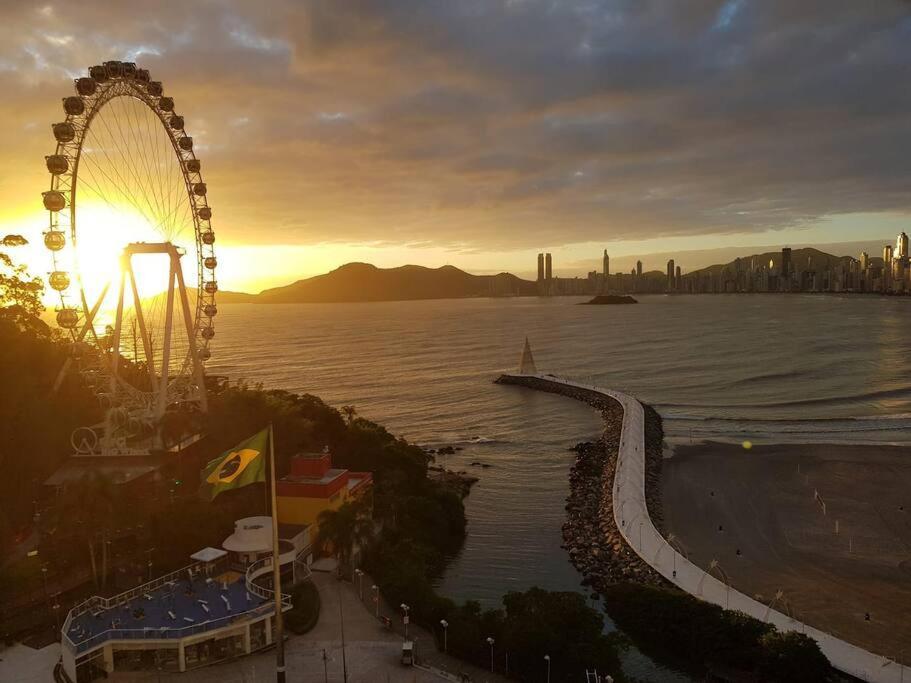 Piscina A Beira-Mar, Tranquilidade E Qualidade No Melhor De Bc Balneário Camboriú المظهر الخارجي الصورة