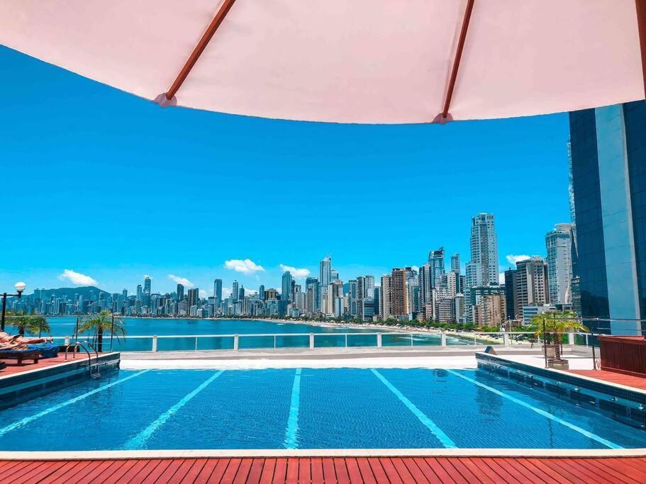 Piscina A Beira-Mar, Tranquilidade E Qualidade No Melhor De Bc Balneário Camboriú المظهر الخارجي الصورة