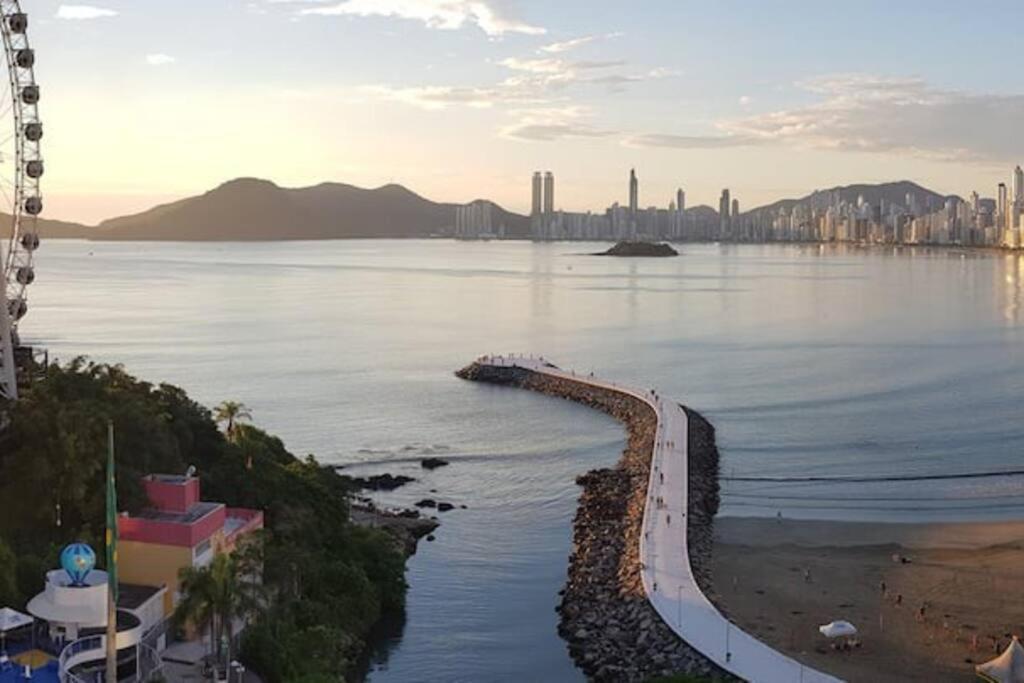 Piscina A Beira-Mar, Tranquilidade E Qualidade No Melhor De Bc Balneário Camboriú المظهر الخارجي الصورة
